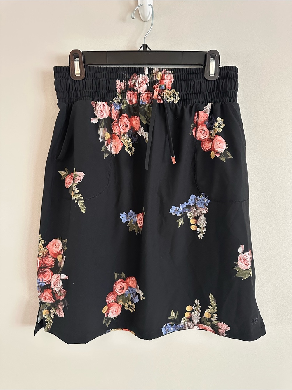 Albion Fit The Away Skirt Black Floral Print Athletic Travel Skirt Size Medium